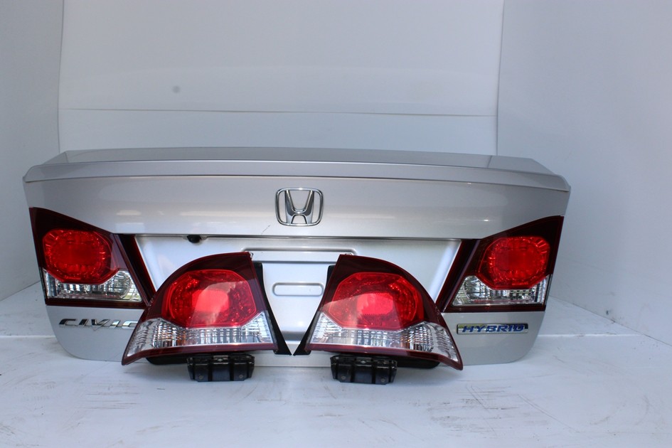 JDM 2006-2011 HONDA CIVIC FD3 OCTAGON STYLE TRUNK & TAIL LIGHTS