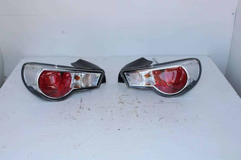 JDM 2013-2016 TOYOTA SCION FRS 86 / SUBARU BRZ GC86 OEM TAIL LIGHTS